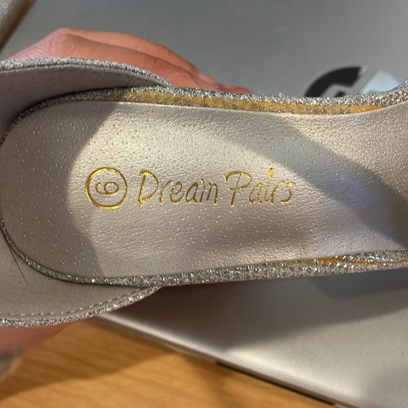 Dream Pairs Silver Glitter 4” strappy Heels size 6 Ladies - Picture 7 of 8